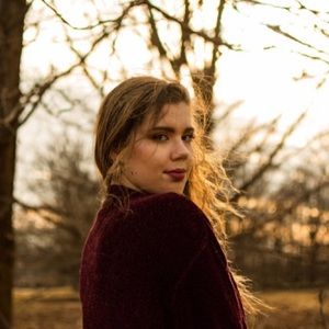 Meet your Posher, Lizzy